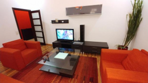 Two bedrooms Luxery 5 Darvina St Centre of Kiev